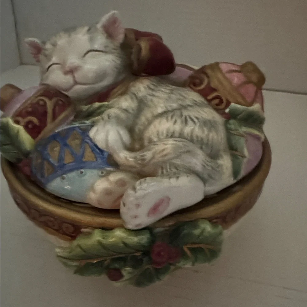 Fitz and Floyd Holiday Cat Bowl with Ornaments